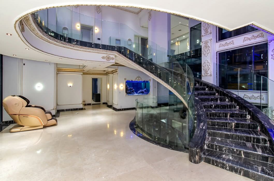 Modern Staircase and Railing